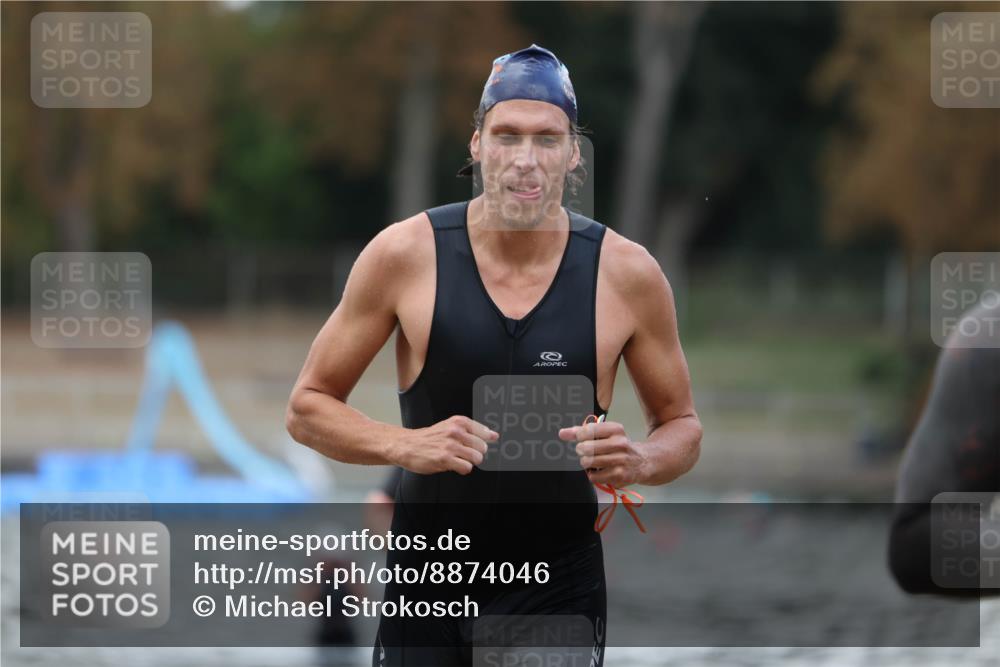 14.09.2025 - Stadtparktriathlon Michael Strokosch http://msf.ph/oto/8874046 14.09.2025 12:30:35 Schwimmen 1351, 1385, 1415 meine-sportfotos.de