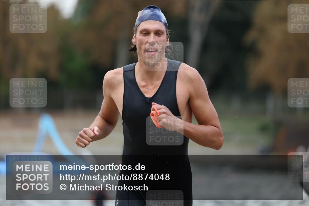 14.09.2025 - Stadtparktriathlon Michael Strokosch http://msf.ph/oto/8874048 14.09.2025 12:30:35 Schwimmen 1351, 1385, 1415 meine-sportfotos.de