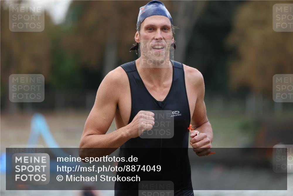 14.09.2025 - Stadtparktriathlon Michael Strokosch http://msf.ph/oto/8874049 14.09.2025 12:30:35 Schwimmen 1351, 1385, 1415 meine-sportfotos.de