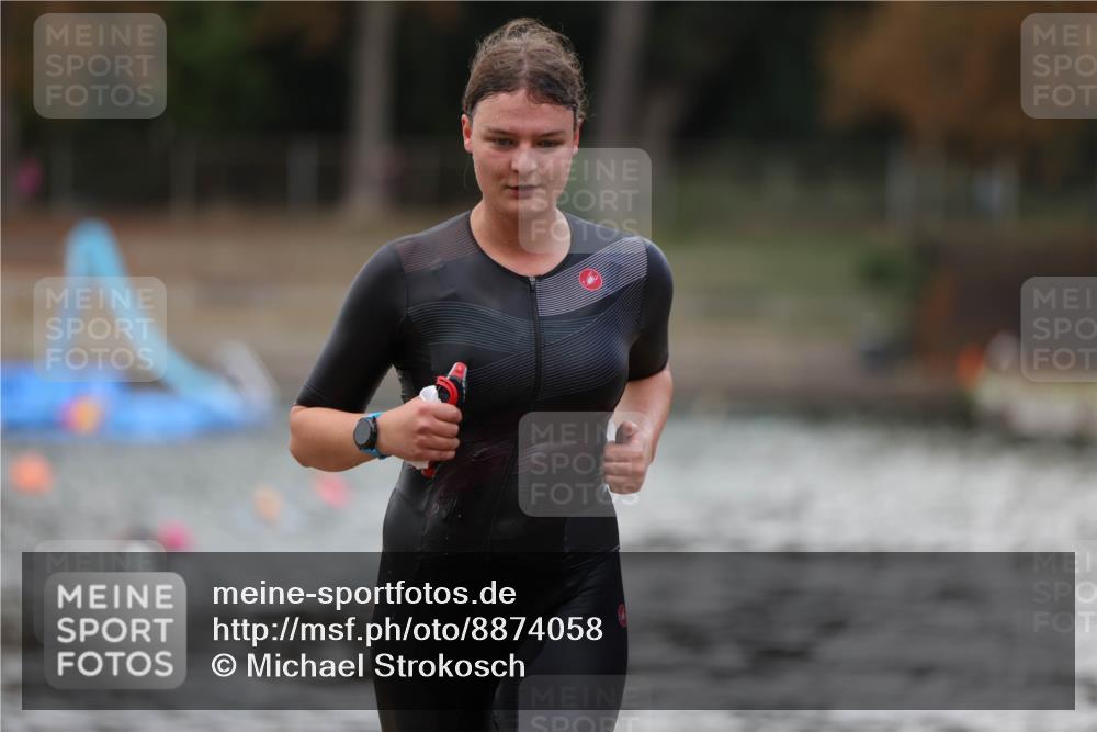 14.09.2025 - Stadtparktriathlon Michael Strokosch http://msf.ph/oto/8874058 14.09.2025 12:30:56 Schwimmen 1322 meine-sportfotos.de