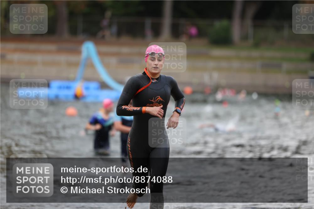 14.09.2025 - Stadtparktriathlon Michael Strokosch http://msf.ph/oto/8874088 14.09.2025 12:31:17 Schwimmen 1340, 1352, 1356, 1386 meine-sportfotos.de