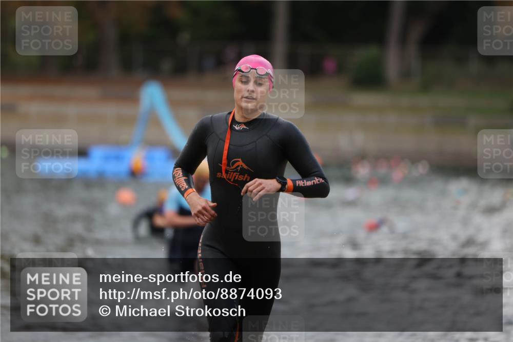 14.09.2025 - Stadtparktriathlon Michael Strokosch http://msf.ph/oto/8874093 14.09.2025 12:31:17 Schwimmen 1340, 1352, 1356, 1386 meine-sportfotos.de