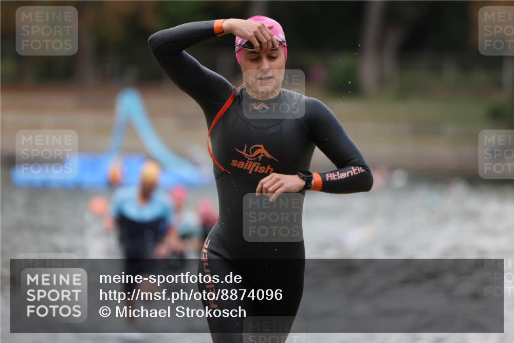 14.09.2025 - Stadtparktriathlon Michael Strokosch http://msf.ph/oto/8874096 14.09.2025 12:31:18 Schwimmen 1340, 1352, 1386 meine-sportfotos.de