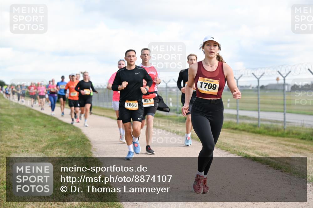 14.09.2025 - Airport Race Dr. Thomas Lammeyer http://msf.ph/oto/8874107 14.09.2025 12:18:49 Laufen 1709, 1058, 994 meine-sportfotos.de