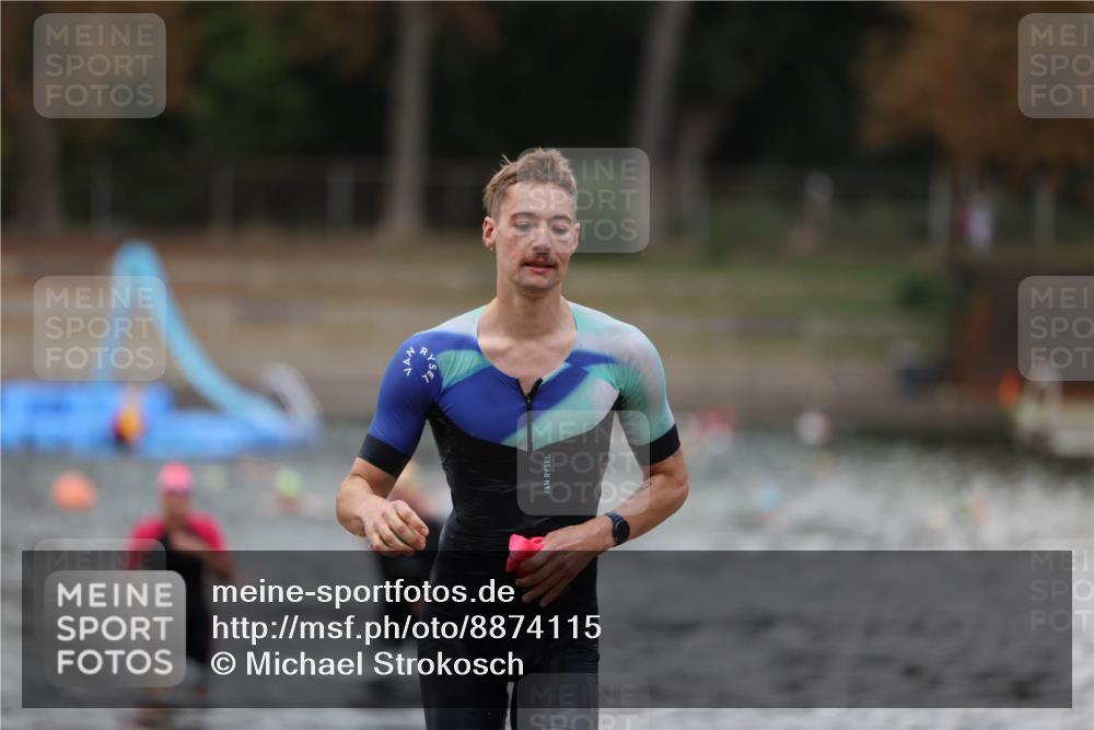 14.09.2025 - Stadtparktriathlon Michael Strokosch http://msf.ph/oto/8874115 14.09.2025 12:31:28 Schwimmen 1386, 1388, 1404 meine-sportfotos.de