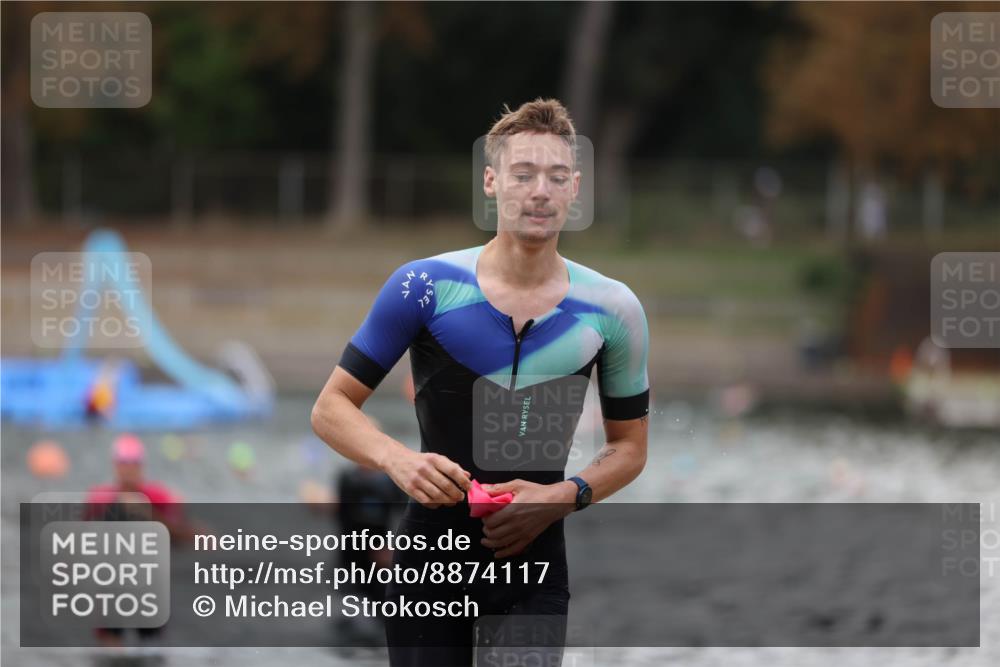 14.09.2025 - Stadtparktriathlon Michael Strokosch http://msf.ph/oto/8874117 14.09.2025 12:31:28 Schwimmen 1386, 1388, 1404 meine-sportfotos.de