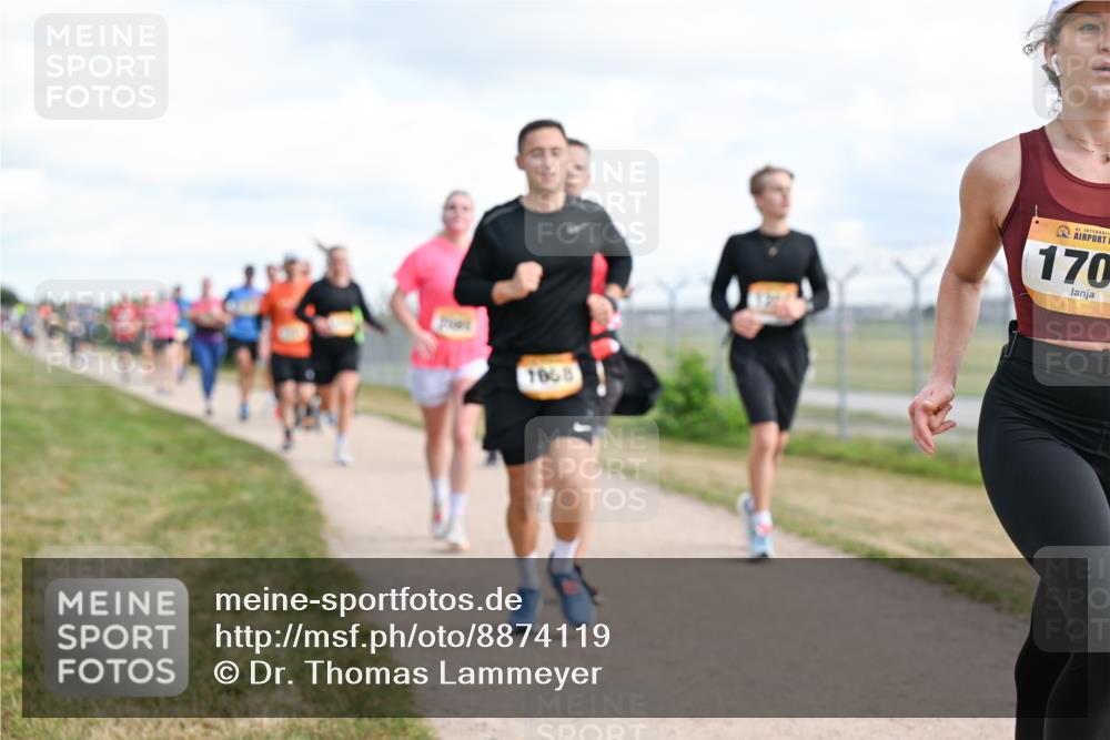 14.09.2025 - Airport Race Dr. Thomas Lammeyer http://msf.ph/oto/8874119 14.09.2025 12:18:50 Laufen 1068, 42, 170 meine-sportfotos.de