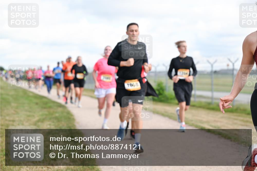 14.09.2025 - Airport Race Dr. Thomas Lammeyer http://msf.ph/oto/8874121 14.09.2025 12:18:50 Laufen 1068 meine-sportfotos.de