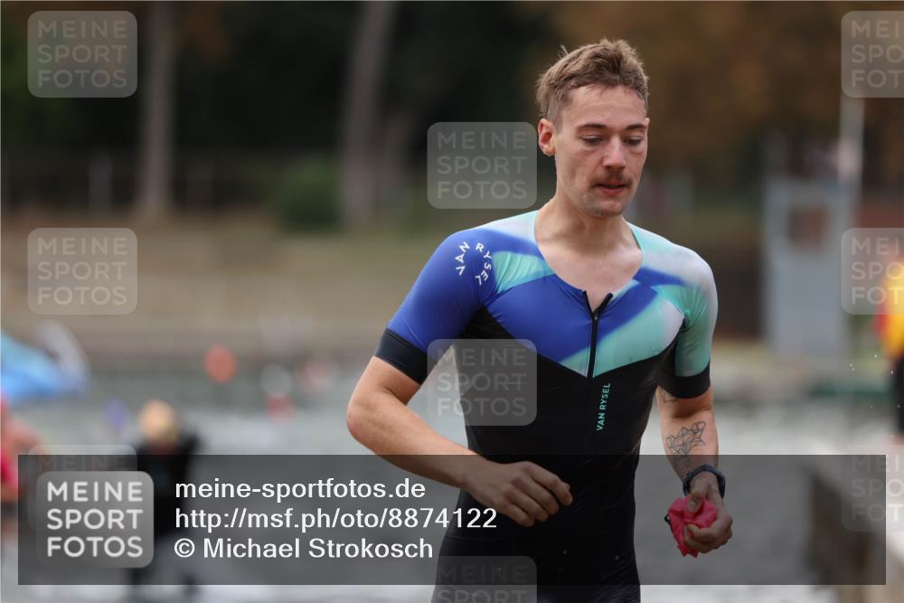 14.09.2025 - Stadtparktriathlon Michael Strokosch http://msf.ph/oto/8874122 14.09.2025 12:31:29 Schwimmen 1326, 1386, 1388, 1404 meine-sportfotos.de
