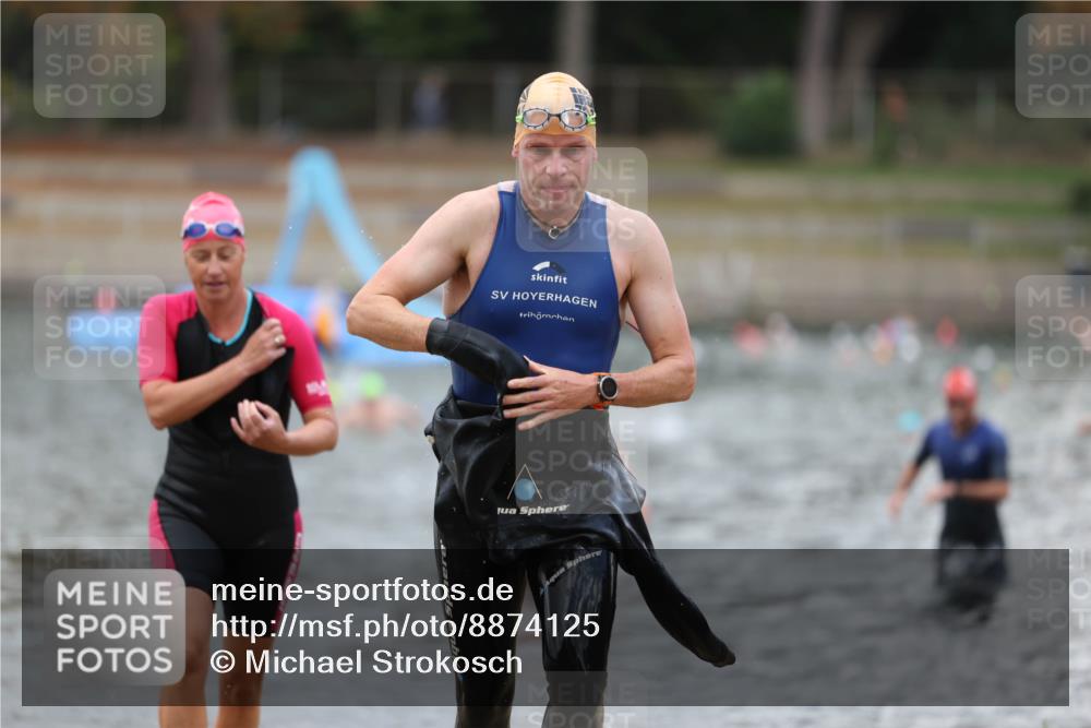 14.09.2025 - Stadtparktriathlon Michael Strokosch http://msf.ph/oto/8874125 14.09.2025 12:31:37 Schwimmen 1326, 1365, 1388, 1404 meine-sportfotos.de