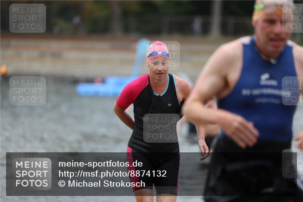 14.09.2025 - Stadtparktriathlon Michael Strokosch http://msf.ph/oto/8874132 14.09.2025 12:31:39 Schwimmen 1326, 1365, 1404, 1420 meine-sportfotos.de