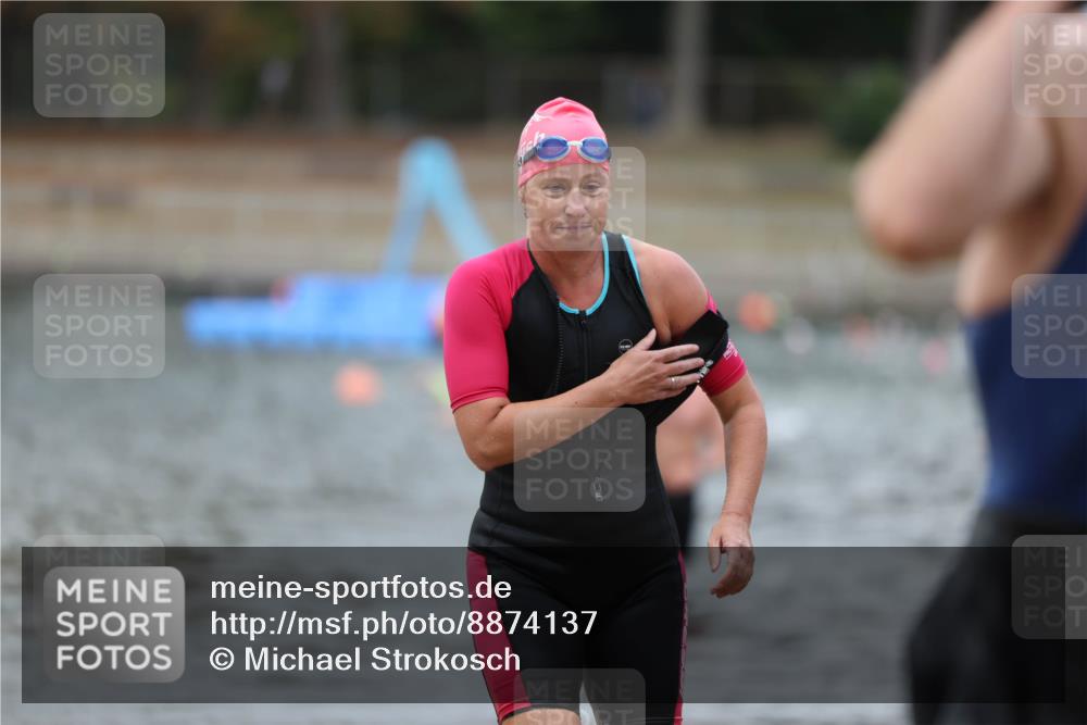 14.09.2025 - Stadtparktriathlon Michael Strokosch http://msf.ph/oto/8874137 14.09.2025 12:31:39 Schwimmen 1326, 1365, 1404, 1420 meine-sportfotos.de