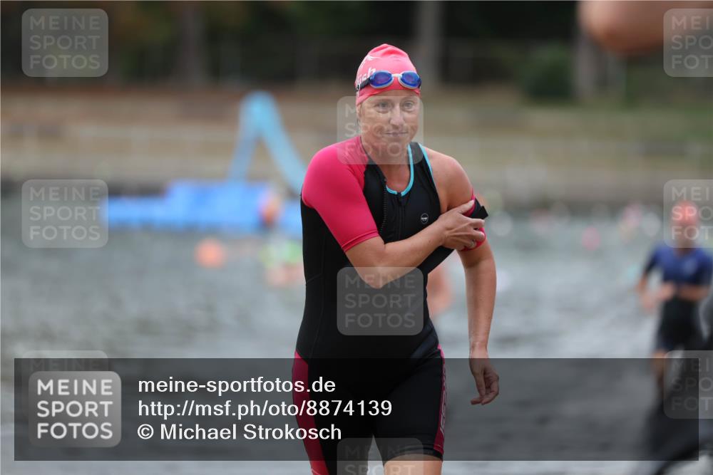 14.09.2025 - Stadtparktriathlon Michael Strokosch http://msf.ph/oto/8874139 14.09.2025 12:31:39 Schwimmen 1326, 1365, 1404, 1420 meine-sportfotos.de
