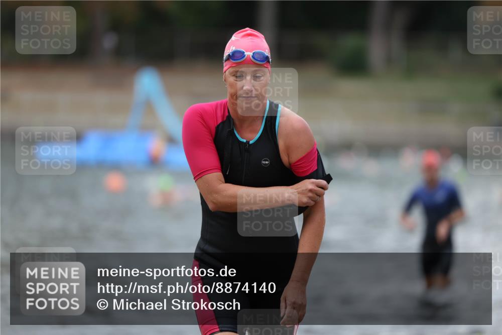 14.09.2025 - Stadtparktriathlon Michael Strokosch http://msf.ph/oto/8874140 14.09.2025 12:31:40 Schwimmen 1326, 1365, 1404, 1420 meine-sportfotos.de