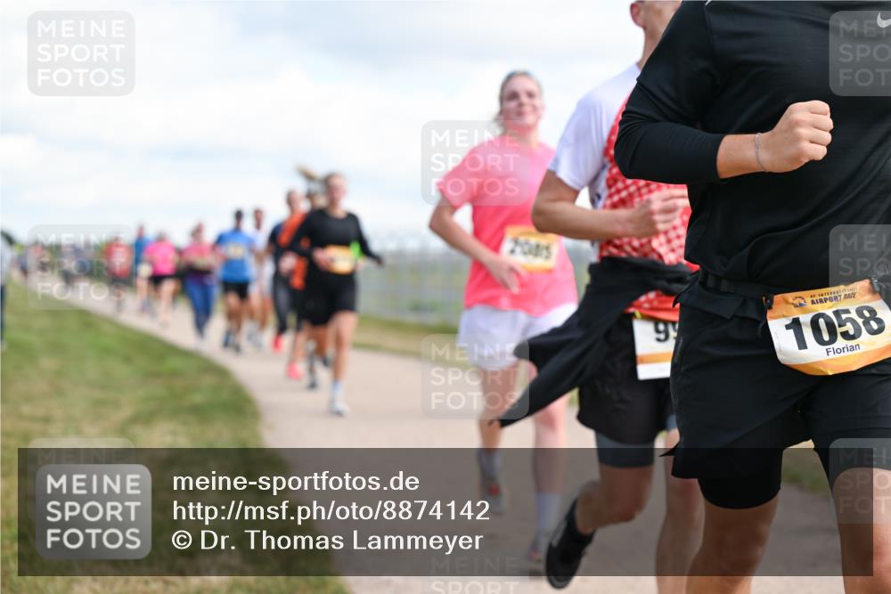 14.09.2025 - Airport Race Dr. Thomas Lammeyer http://msf.ph/oto/8874142 14.09.2025 12:18:51 Laufen 2085, 99, 1058 meine-sportfotos.de