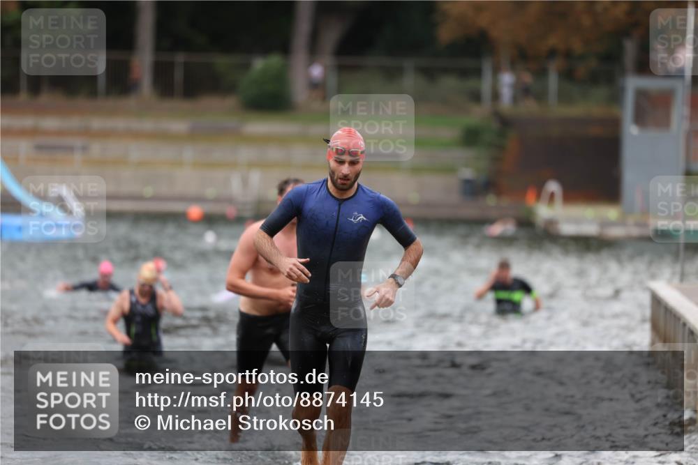14.09.2025 - Stadtparktriathlon Michael Strokosch http://msf.ph/oto/8874145 14.09.2025 12:31:44 Schwimmen 1326, 1365, 1407, 1420 meine-sportfotos.de
