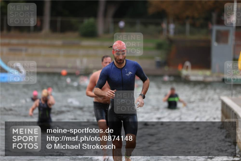 14.09.2025 - Stadtparktriathlon Michael Strokosch http://msf.ph/oto/8874148 14.09.2025 12:31:44 Schwimmen 1326, 1365, 1407, 1420 meine-sportfotos.de