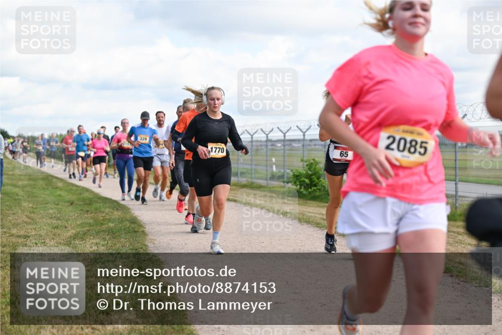 14.09.2025 - Airport Race Dr. Thomas Lammeyer http://msf.ph/oto/8874153 14.09.2025 12:18:52 Laufen 329, 1770, 65, 2085 meine-sportfotos.de