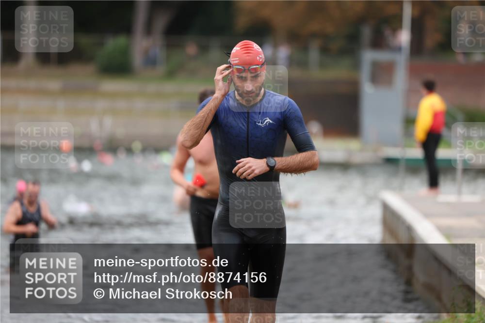 14.09.2025 - Stadtparktriathlon Michael Strokosch http://msf.ph/oto/8874156 14.09.2025 12:31:46 Schwimmen 1365, 1407, 1420 meine-sportfotos.de