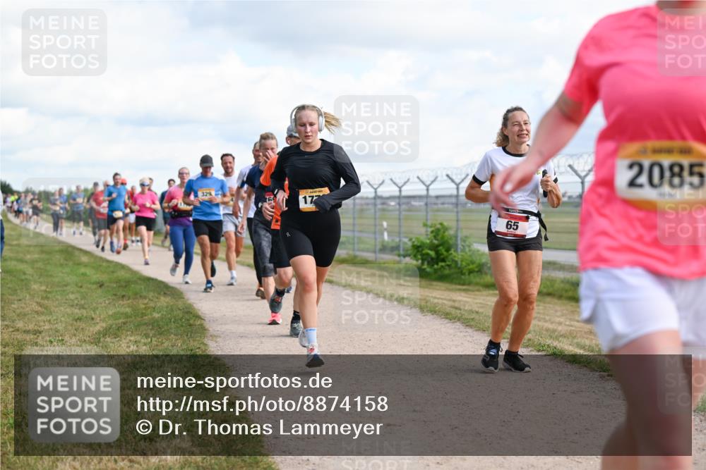 14.09.2025 - Airport Race Dr. Thomas Lammeyer http://msf.ph/oto/8874158 14.09.2025 12:18:53 Laufen 329, 17, 65, 2085 meine-sportfotos.de