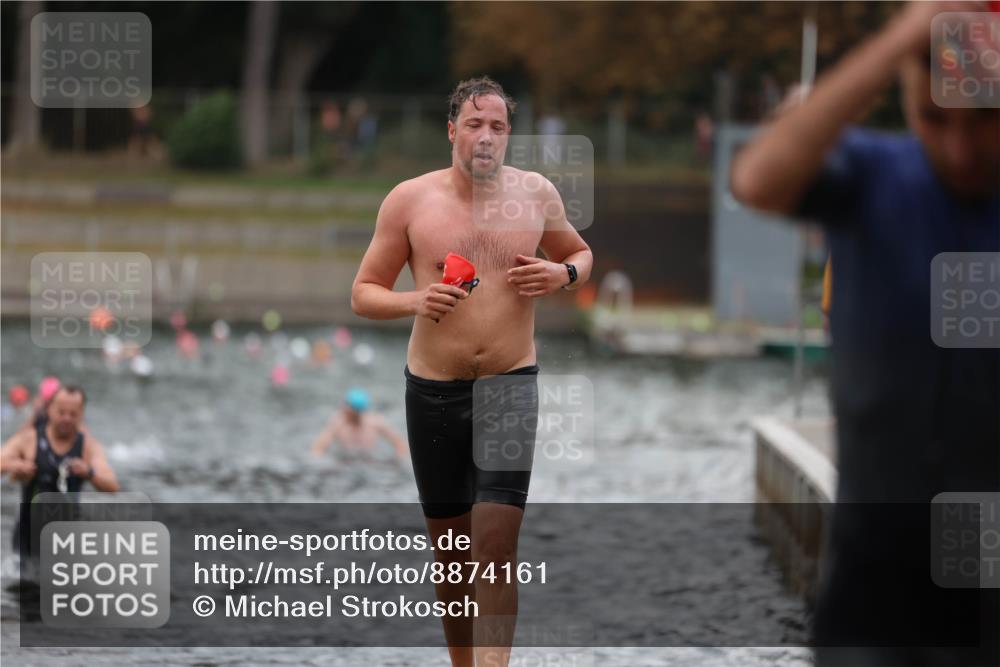 14.09.2025 - Stadtparktriathlon Michael Strokosch http://msf.ph/oto/8874161 14.09.2025 12:31:47 Schwimmen 1365, 1407, 1420 meine-sportfotos.de