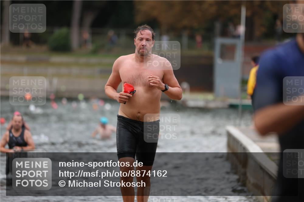 14.09.2025 - Stadtparktriathlon Michael Strokosch http://msf.ph/oto/8874162 14.09.2025 12:31:48 Schwimmen 1365, 1407, 1420 meine-sportfotos.de