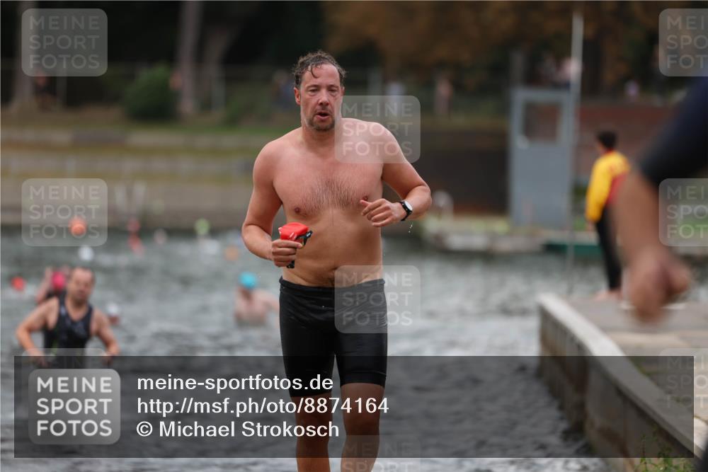 14.09.2025 - Stadtparktriathlon Michael Strokosch http://msf.ph/oto/8874164 14.09.2025 12:31:48 Schwimmen 1365, 1407, 1420 meine-sportfotos.de
