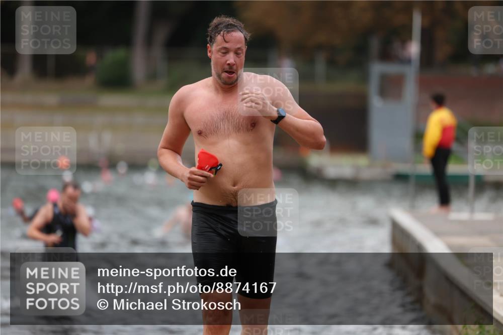 14.09.2025 - Stadtparktriathlon Michael Strokosch http://msf.ph/oto/8874167 14.09.2025 12:31:49 Schwimmen 1365, 1407, 1420 meine-sportfotos.de