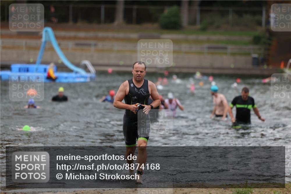 14.09.2025 - Stadtparktriathlon Michael Strokosch http://msf.ph/oto/8874168 14.09.2025 12:31:52 Schwimmen 1370, 1407, 1420 meine-sportfotos.de