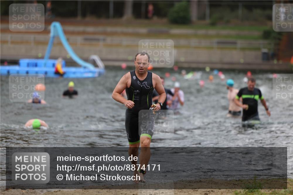 14.09.2025 - Stadtparktriathlon Michael Strokosch http://msf.ph/oto/8874171 14.09.2025 12:31:52 Schwimmen 1370, 1407, 1420 meine-sportfotos.de