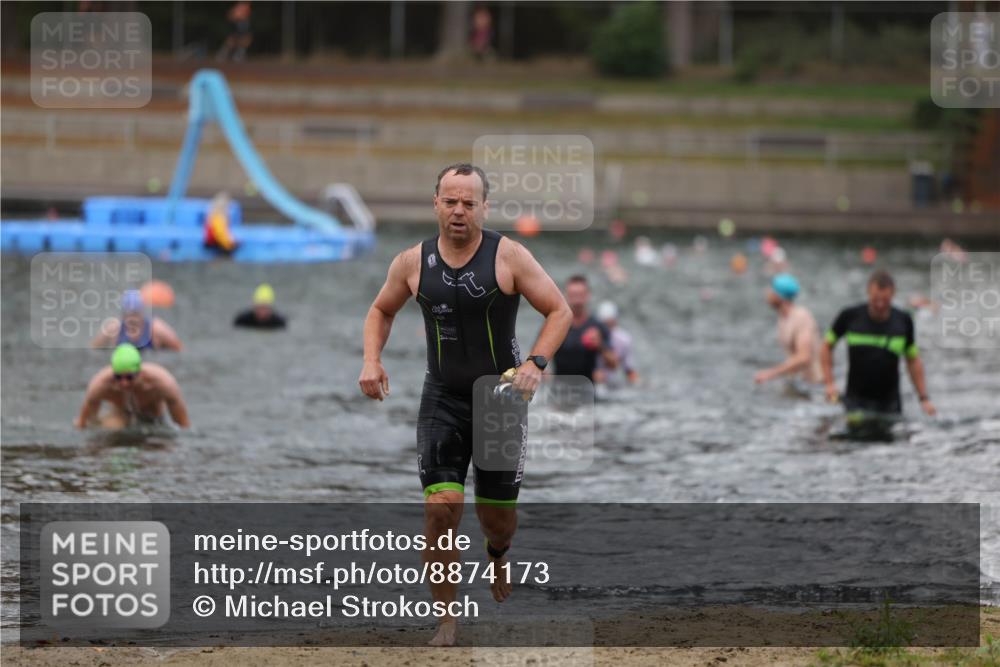 14.09.2025 - Stadtparktriathlon Michael Strokosch http://msf.ph/oto/8874173 14.09.2025 12:31:53 Schwimmen 1370, 1407, 1420 meine-sportfotos.de