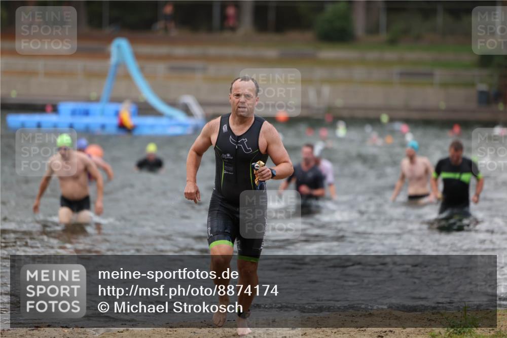 14.09.2025 - Stadtparktriathlon Michael Strokosch http://msf.ph/oto/8874174 14.09.2025 12:31:53 Schwimmen 1370, 1407, 1420 meine-sportfotos.de