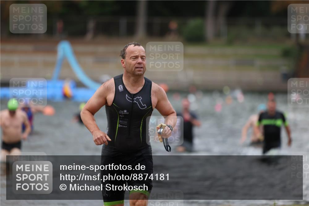 14.09.2025 - Stadtparktriathlon Michael Strokosch http://msf.ph/oto/8874181 14.09.2025 12:31:55 Schwimmen 1361, 1367, 1370, 1407 meine-sportfotos.de