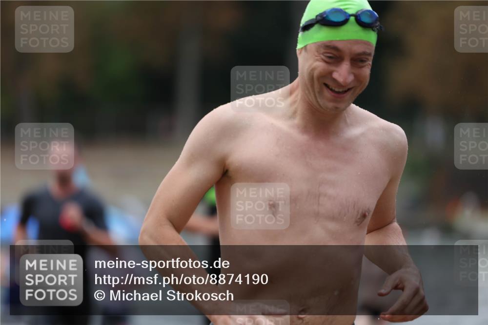 14.09.2025 - Stadtparktriathlon Michael Strokosch http://msf.ph/oto/8874190 14.09.2025 12:32:05 Schwimmen 1360, 1361, 1367, 1370, 1381 meine-sportfotos.de