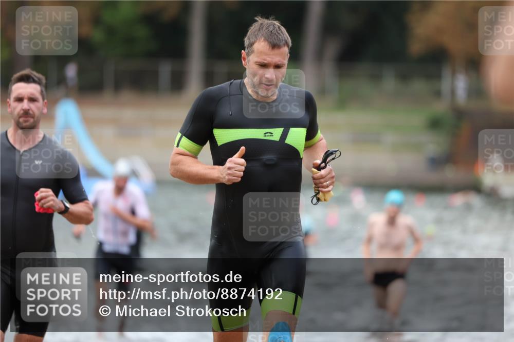 14.09.2025 - Stadtparktriathlon Michael Strokosch http://msf.ph/oto/8874192 14.09.2025 12:32:05 Schwimmen 1360, 1361, 1367, 1370, 1381 meine-sportfotos.de