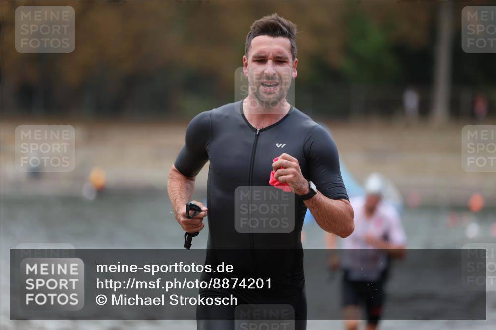 14.09.2025 - Stadtparktriathlon Michael Strokosch http://msf.ph/oto/8874201 14.09.2025 12:32:07 Schwimmen 1358, 1360, 1361, 1367, 1370, 1381 meine-sportfotos.de