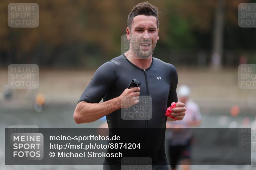 14.09.2025 - Stadtparktriathlon Michael Strokosch http://msf.ph/oto/8874204 14.09.2025 12:32:07 Schwimmen 1358, 1360, 1361, 1367, 1370, 1381 meine-sportfotos.de