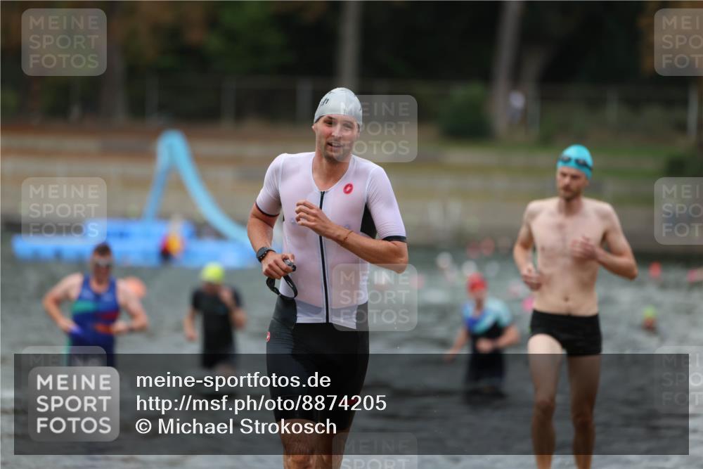 14.09.2025 - Stadtparktriathlon Michael Strokosch http://msf.ph/oto/8874205 14.09.2025 12:32:09 Schwimmen 1358, 1360, 1361, 1367, 1381 meine-sportfotos.de