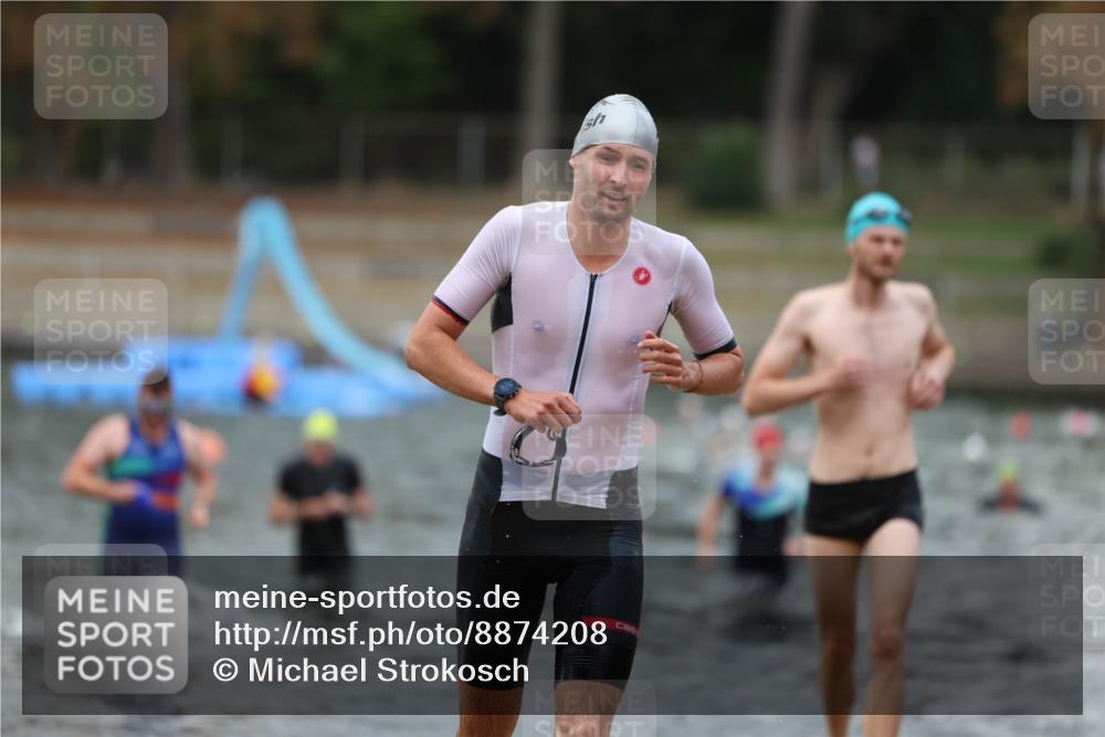 14.09.2025 - Stadtparktriathlon Michael Strokosch http://msf.ph/oto/8874208 14.09.2025 12:32:10 Schwimmen 1358, 1360, 1361, 1367, 1369, 1381 meine-sportfotos.de