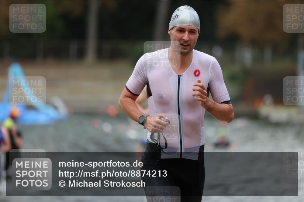 14.09.2025 - Stadtparktriathlon Michael Strokosch http://msf.ph/oto/8874213 14.09.2025 12:32:11 Schwimmen 1358, 1360, 1369, 1381 meine-sportfotos.de