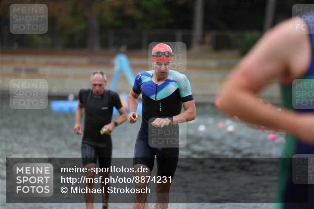 14.09.2025 - Stadtparktriathlon Michael Strokosch http://msf.ph/oto/8874231 14.09.2025 12:32:21 Schwimmen 1358, 1368, 1369 meine-sportfotos.de