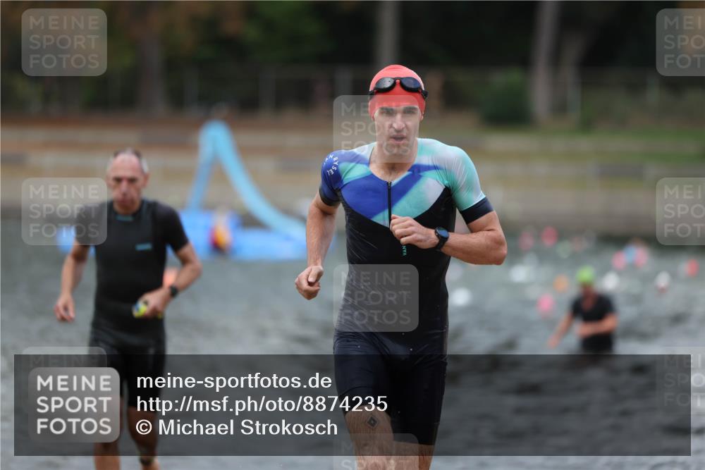 14.09.2025 - Stadtparktriathlon Michael Strokosch http://msf.ph/oto/8874235 14.09.2025 12:32:22 Schwimmen 1358, 1368, 1369 meine-sportfotos.de