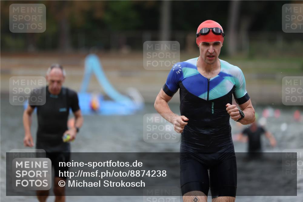 14.09.2025 - Stadtparktriathlon Michael Strokosch http://msf.ph/oto/8874238 14.09.2025 12:32:22 Schwimmen 1358, 1368, 1369 meine-sportfotos.de