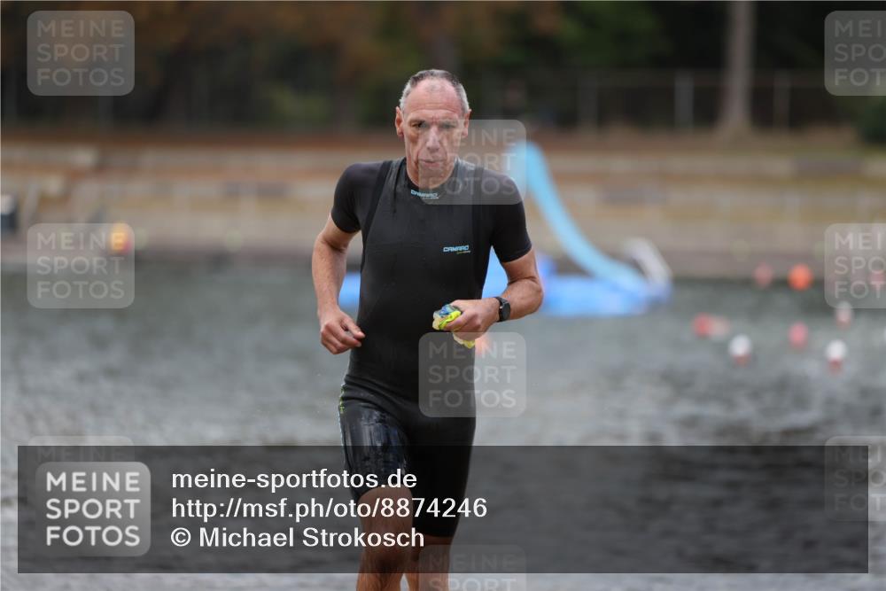 14.09.2025 - Stadtparktriathlon Michael Strokosch http://msf.ph/oto/8874246 14.09.2025 12:32:24 Schwimmen 1368, 1369 meine-sportfotos.de