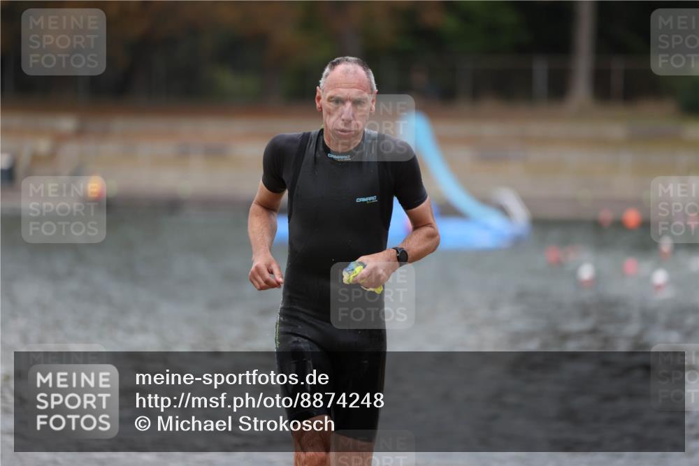 14.09.2025 - Stadtparktriathlon Michael Strokosch http://msf.ph/oto/8874248 14.09.2025 12:32:24 Schwimmen 1368, 1369 meine-sportfotos.de