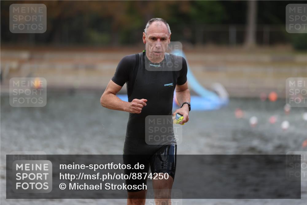 14.09.2025 - Stadtparktriathlon Michael Strokosch http://msf.ph/oto/8874250 14.09.2025 12:32:24 Schwimmen 1368, 1369 meine-sportfotos.de