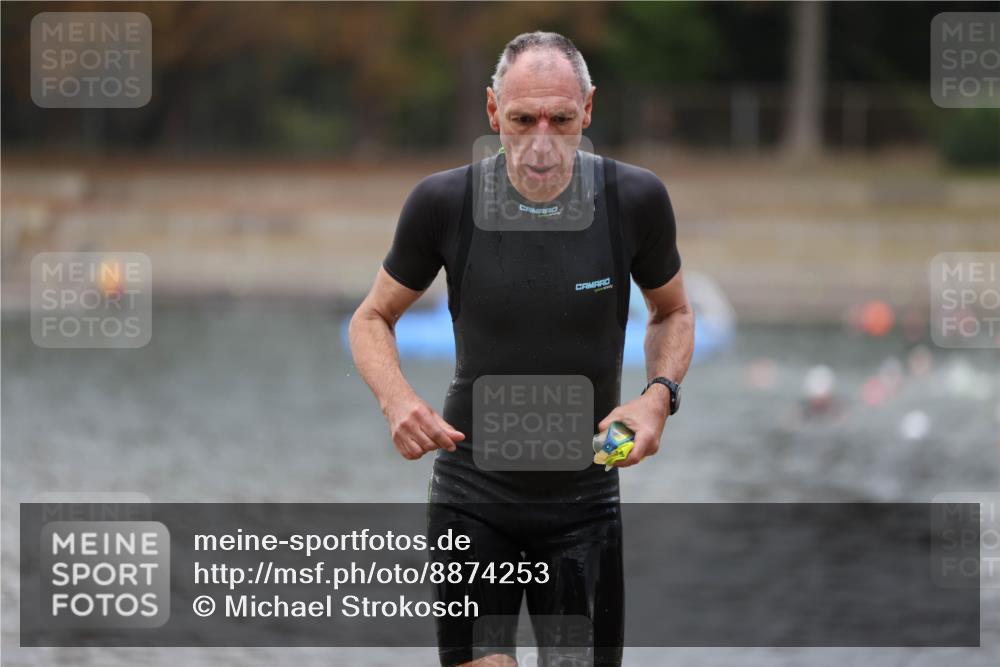 14.09.2025 - Stadtparktriathlon Michael Strokosch http://msf.ph/oto/8874253 14.09.2025 12:32:24 Schwimmen 1368, 1369 meine-sportfotos.de