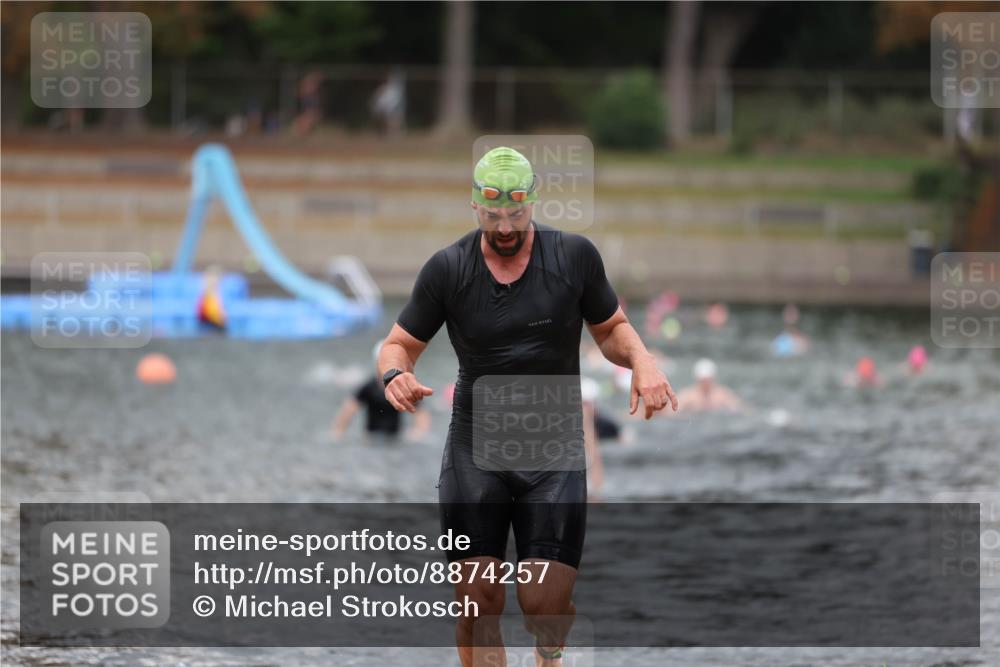 14.09.2025 - Stadtparktriathlon Michael Strokosch http://msf.ph/oto/8874257 14.09.2025 12:32:37 Schwimmen 1396 meine-sportfotos.de