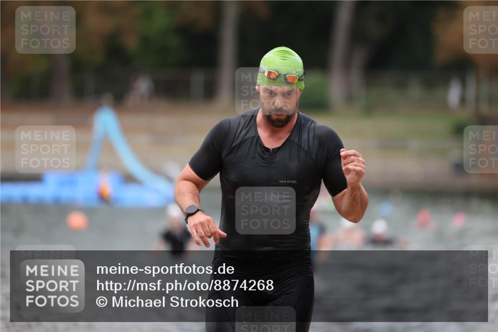 14.09.2025 - Stadtparktriathlon Michael Strokosch http://msf.ph/oto/8874268 14.09.2025 12:32:39 Schwimmen 1389, 1396 meine-sportfotos.de