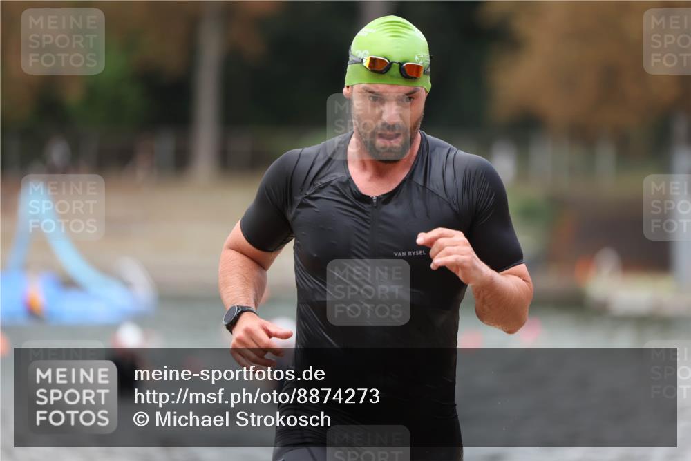 14.09.2025 - Stadtparktriathlon Michael Strokosch http://msf.ph/oto/8874273 14.09.2025 12:32:40 Schwimmen 1389, 1396 meine-sportfotos.de
